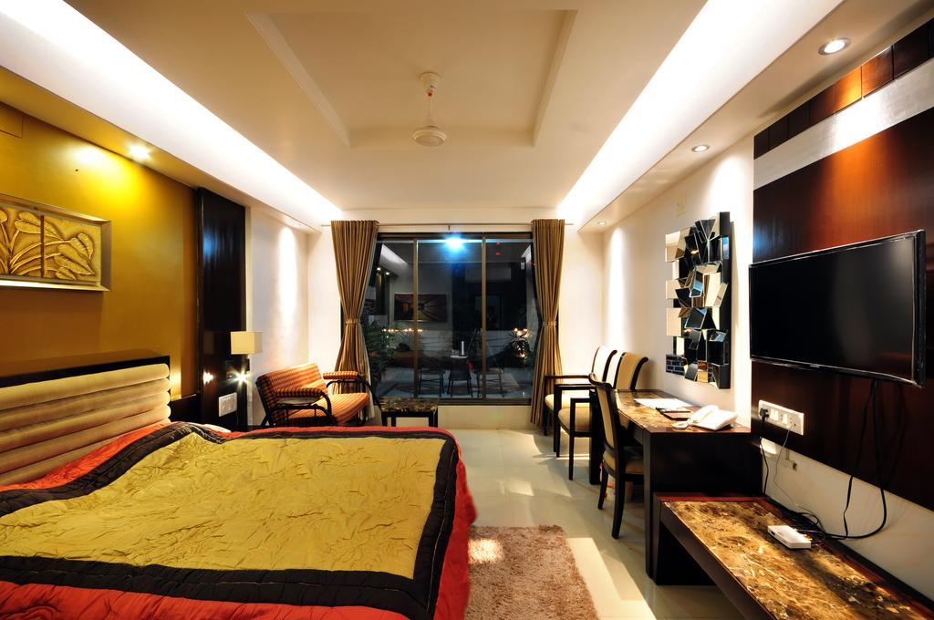 Hotel Surabhi Regency Ānand 客房 照片