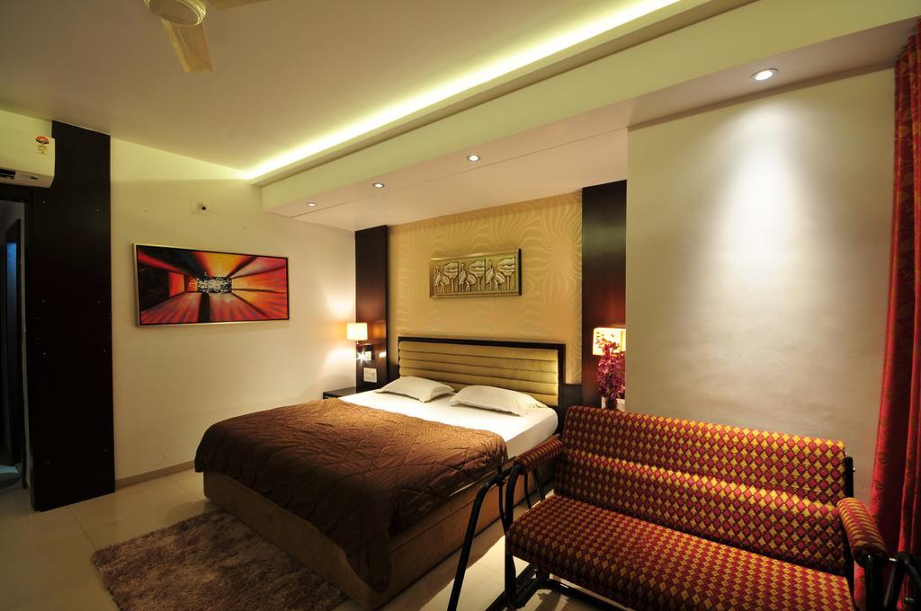 Hotel Surabhi Regency Ānand 客房 照片